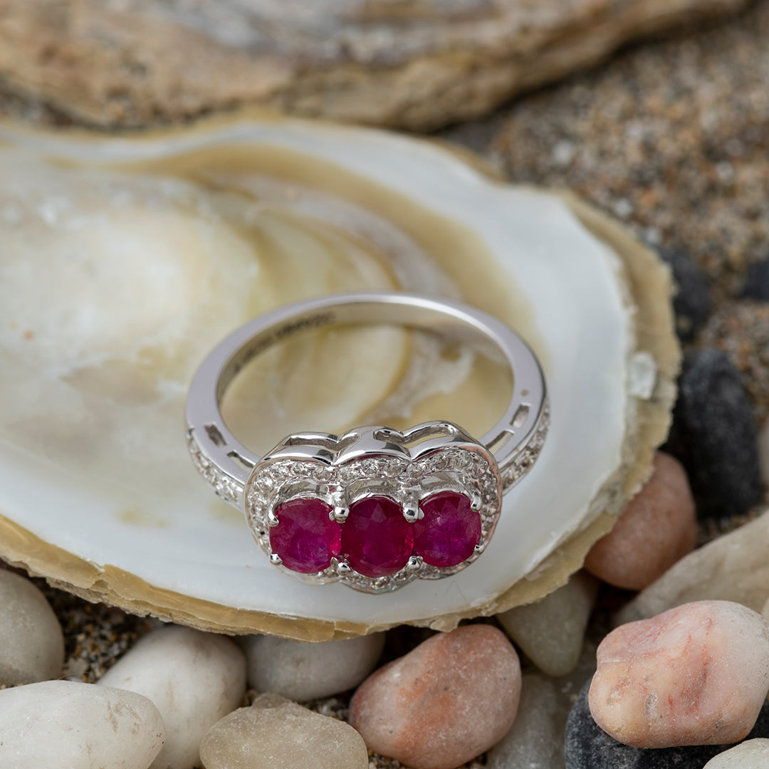 Tricillo Rubí Oval Oro Blanco 18K