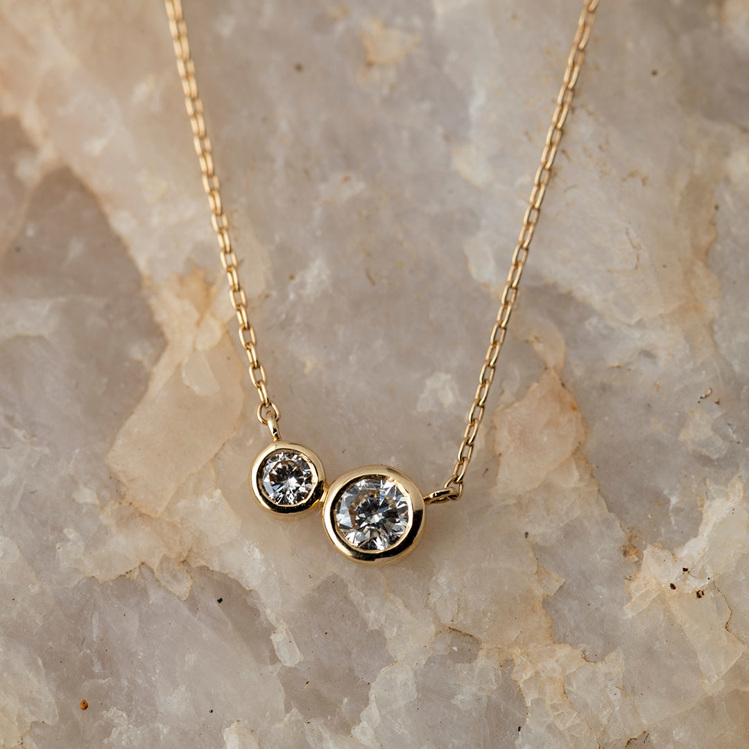 Collar Punto de Luz Bisel Doble Brillante Oro amarillo 18K