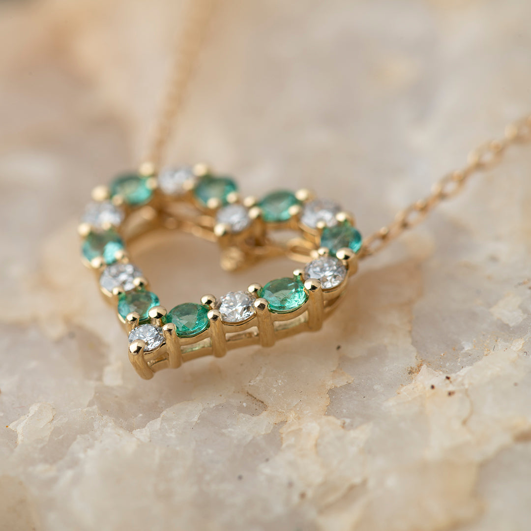 Collar Corazón Esmeralda Y Diamantes Oro Amarillo 18K