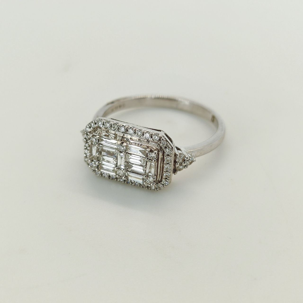 Anillo Placa Rectangular Baguette