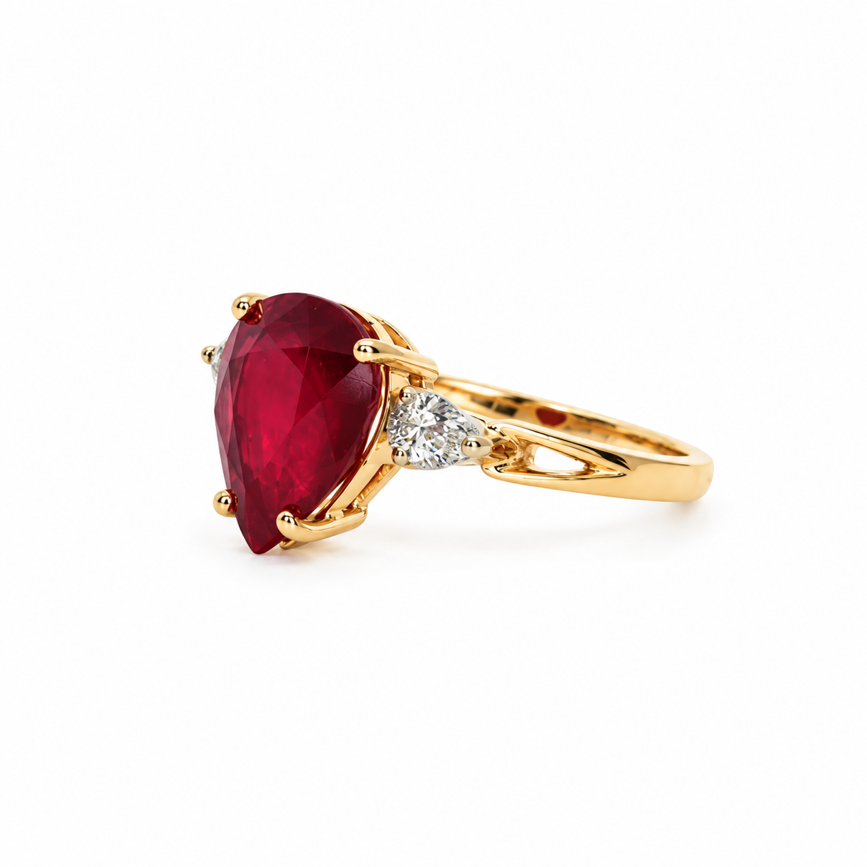Anillo Rubí Corte Pera