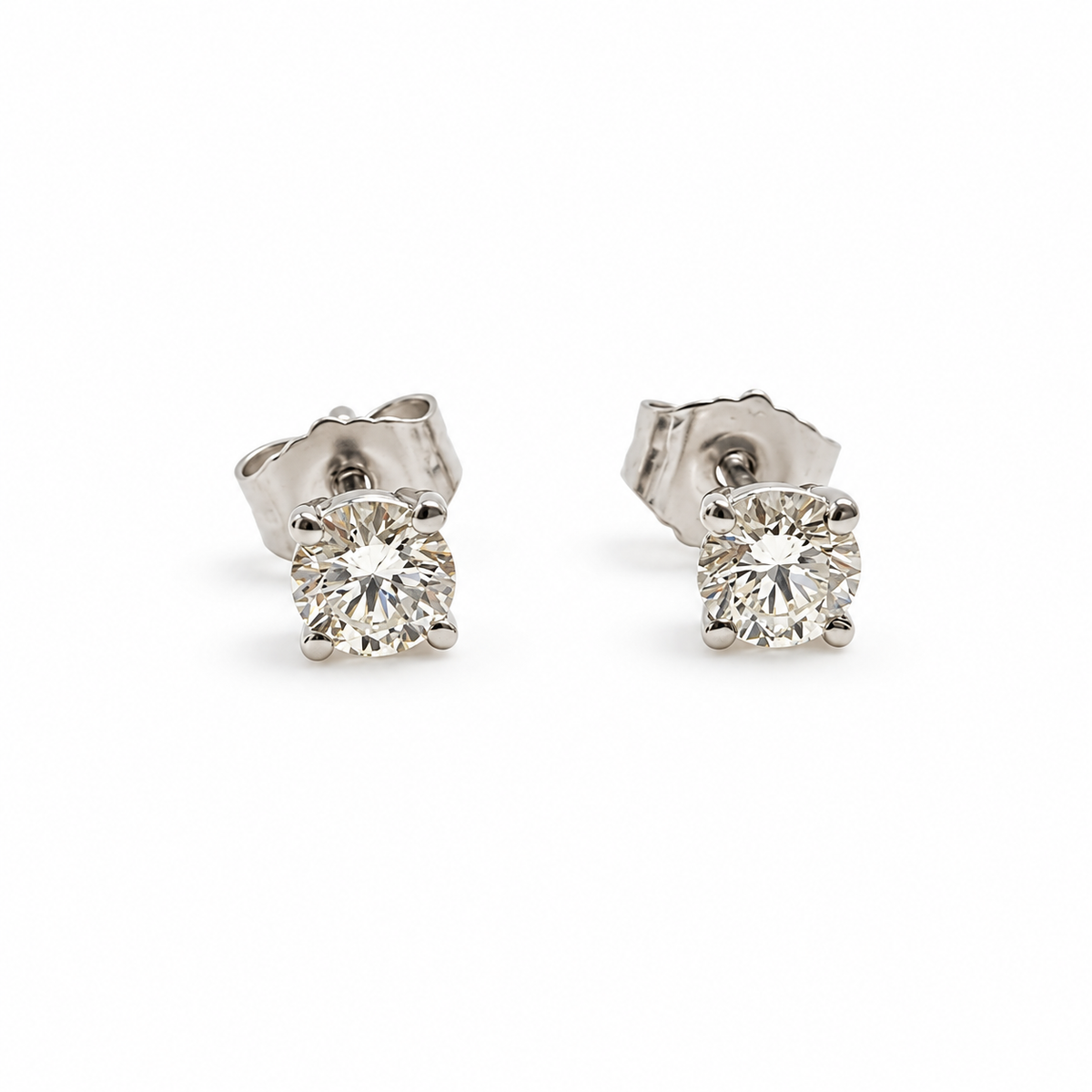 Aros Oro Blanco 18K Punto de Luz 50 Puntos