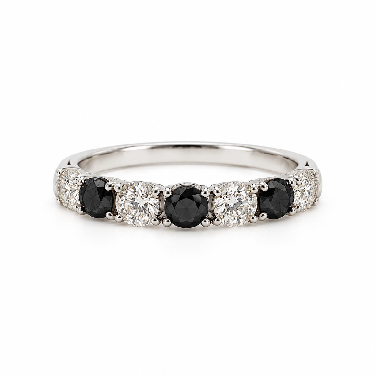 Anillo Diamantes Blancos Y Negros