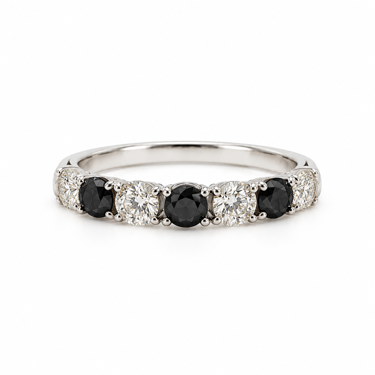 Anillo Diamantes Blancos Y Negros