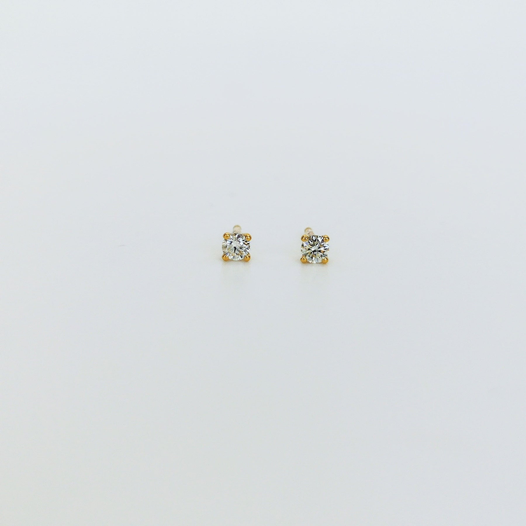 Aros Punto de Luz Oro Amarillo 18K 0,10Ct