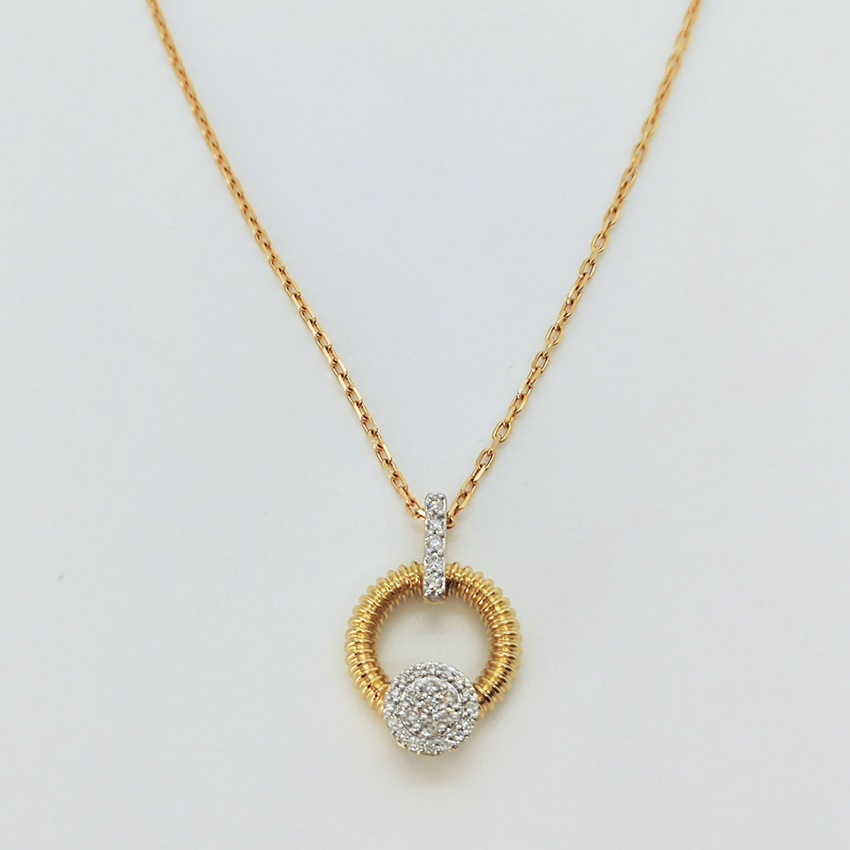 Collar Oro Amarillo 18K Halo Brillantes