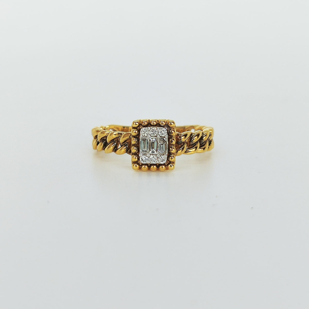 Anillo Oro Amarillo 18K Eslabones Diamantes Baguette