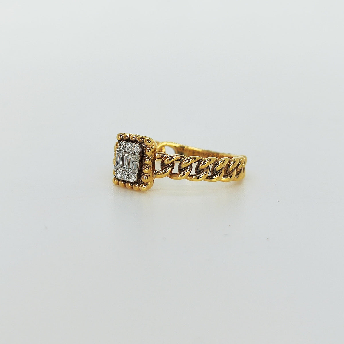 Anillo Oro Amarillo 18K Eslabones Diamantes Baguette