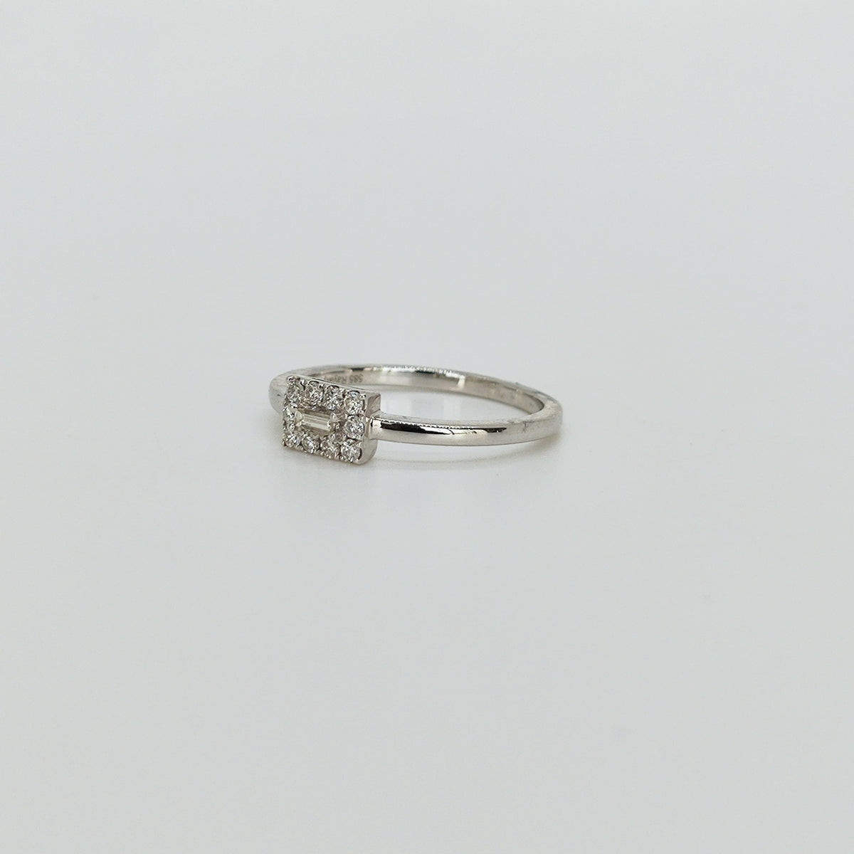 Anillo Oro Blanco Rectangular Diamante Baguette