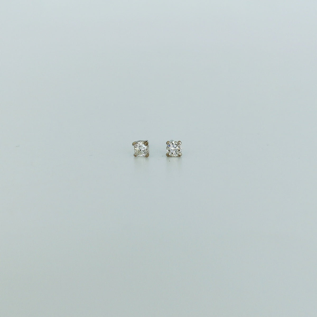 Aros Oro Blanco 18K Punto de Luz 10 Puntos