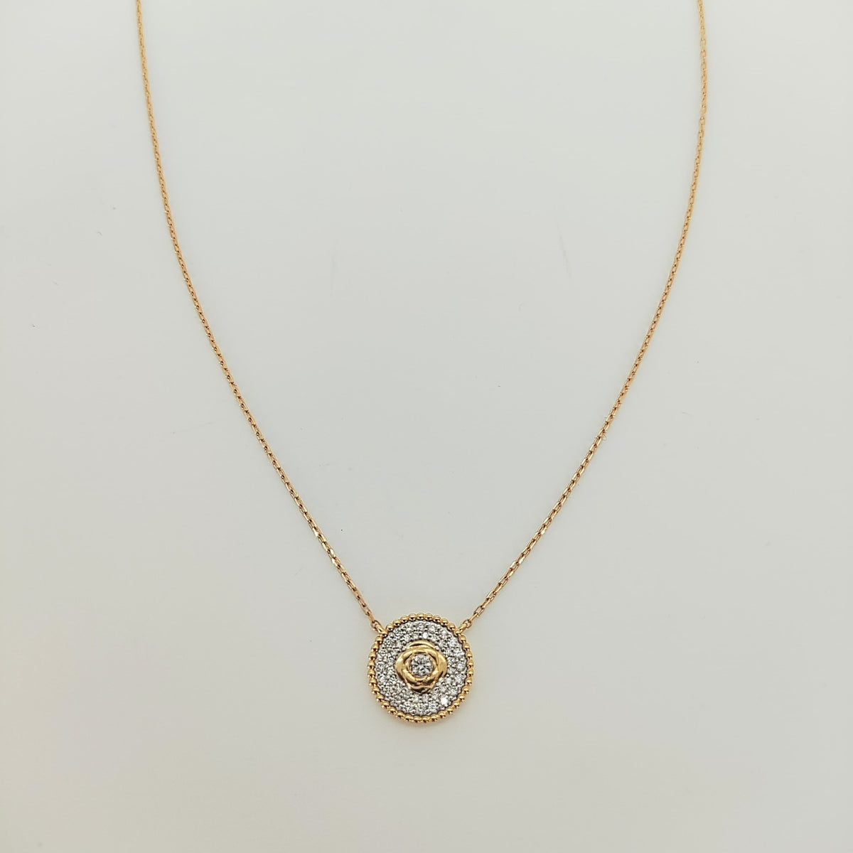 Collar Flor De Brillantes Oro Amarillo 18K