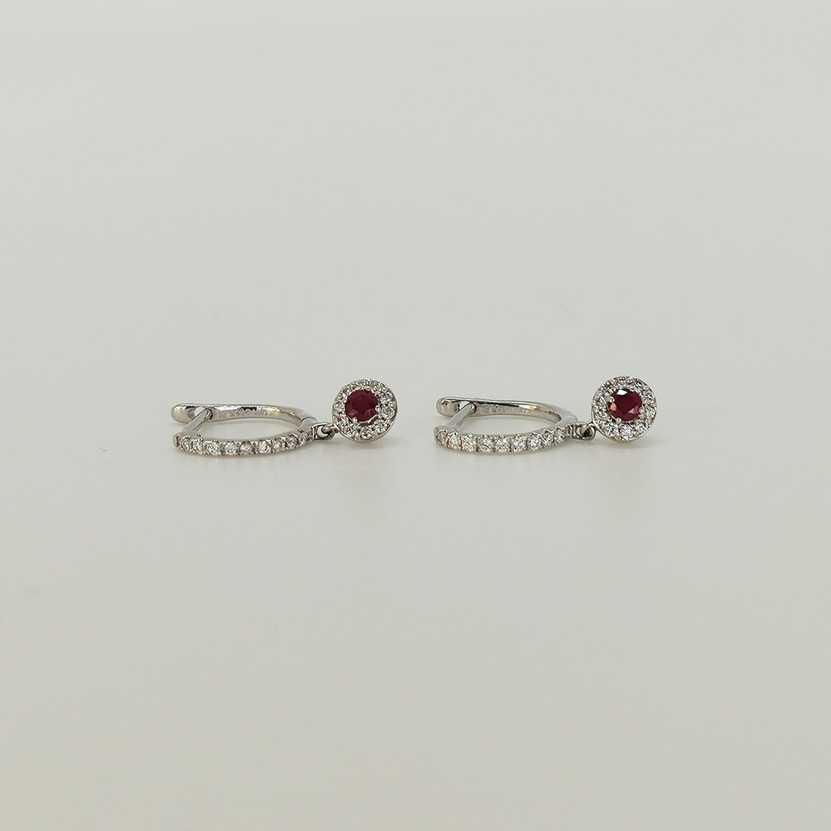 Aros Colgante Rubí y Brillantes Oro Blanco 18K