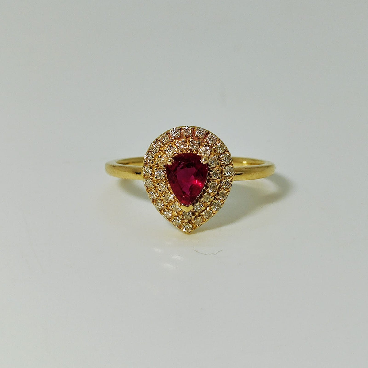 Anillo Gota Rubí Y Brillantes Oro Amarillo