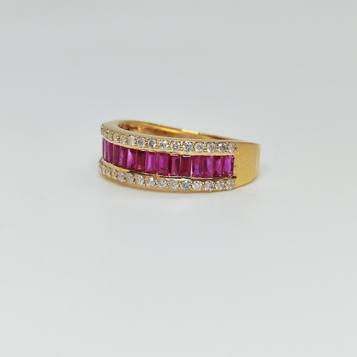 Anillo Rubíes Baguette Y Brillantes Oro Amarillo 18K