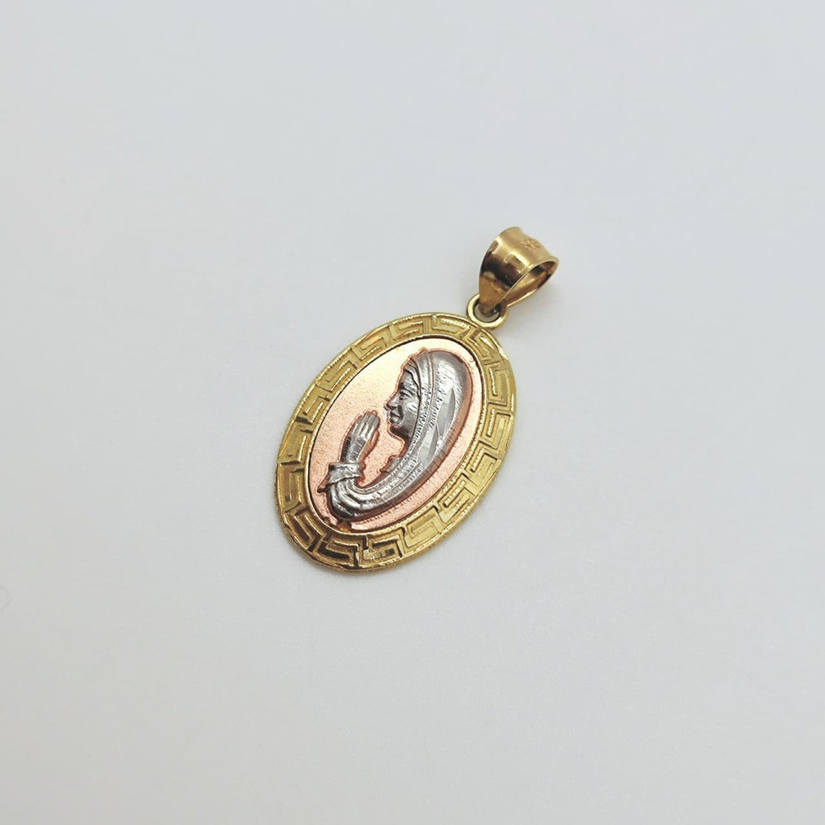 Medalla Virgen Oro Amarillo Blanco Y Rosado