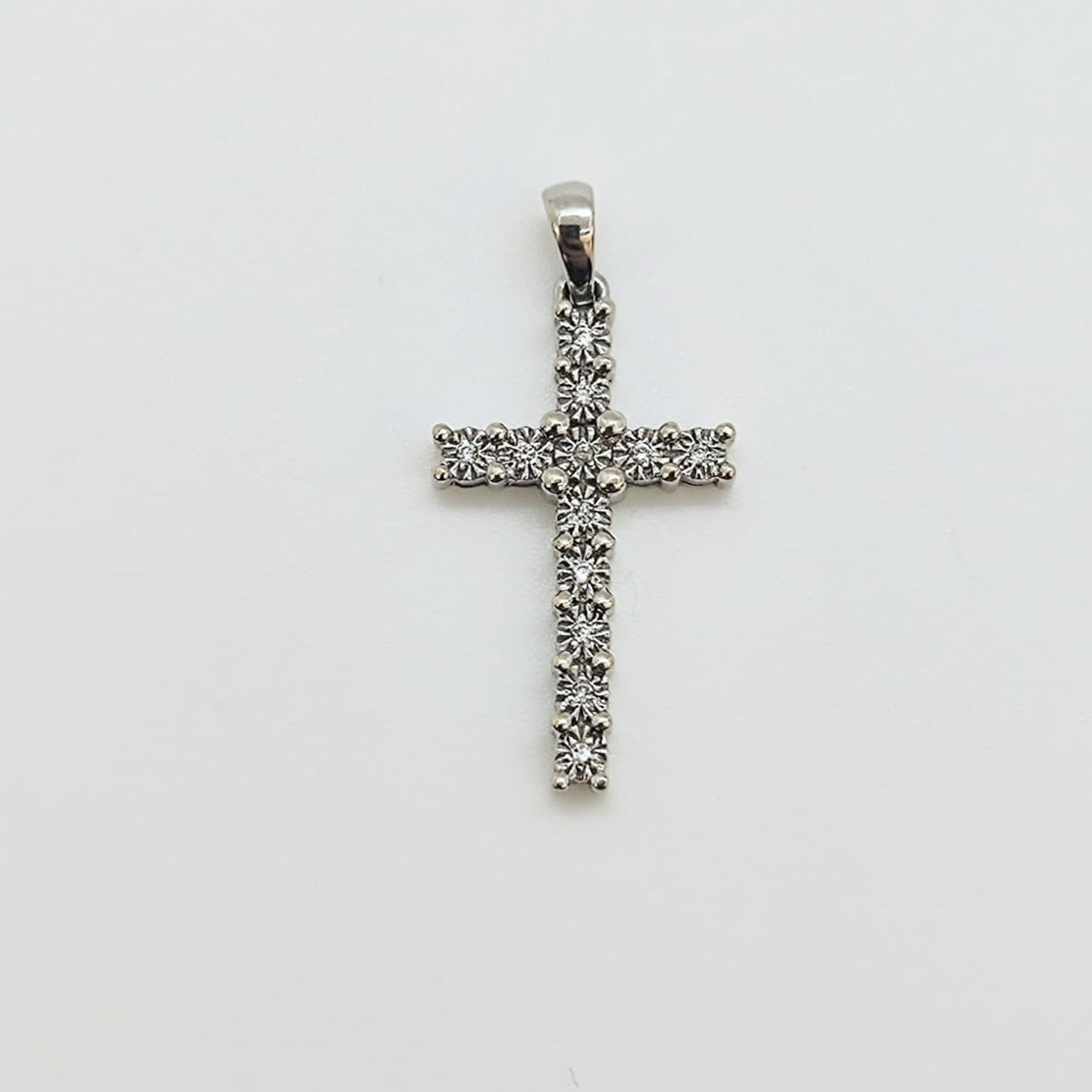 Cruz Oro Blanco 18K Y Brillantes