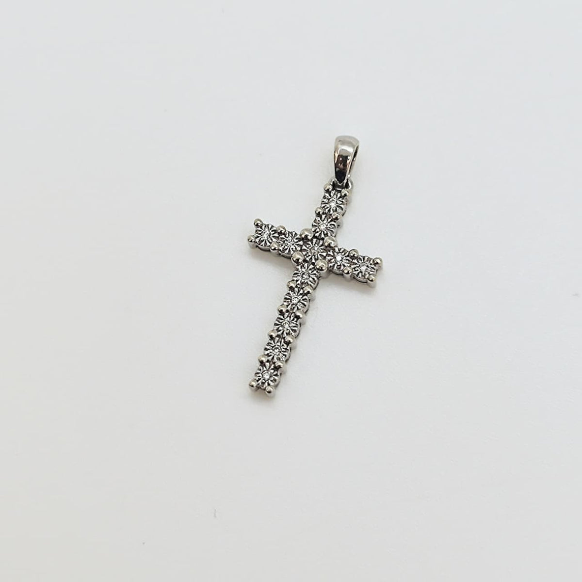 Cruz Oro Blanco 18K Y Brillantes