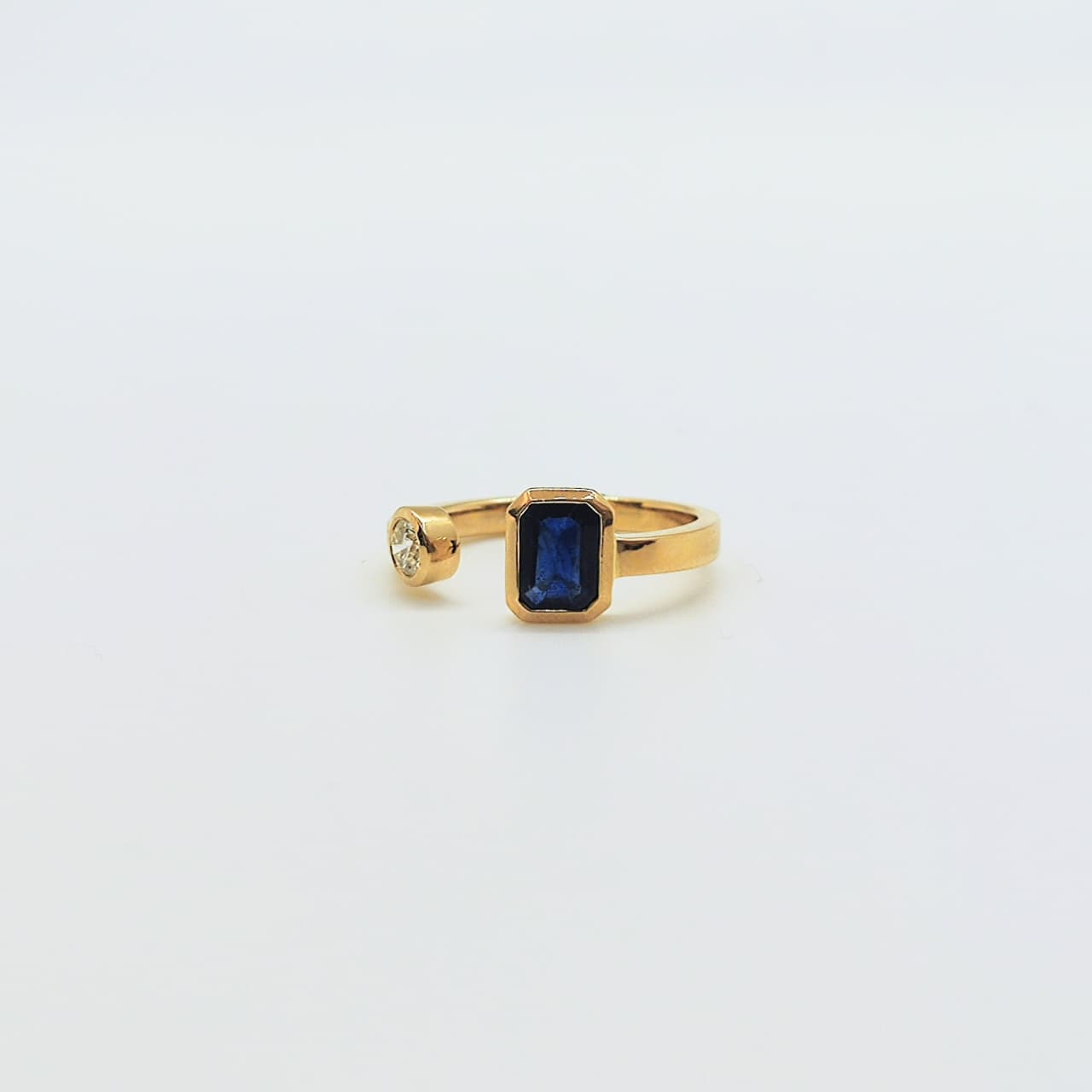 Anillo Tu Y Yo Oro Amarillo 18K Zafiro Quilate Y Billante