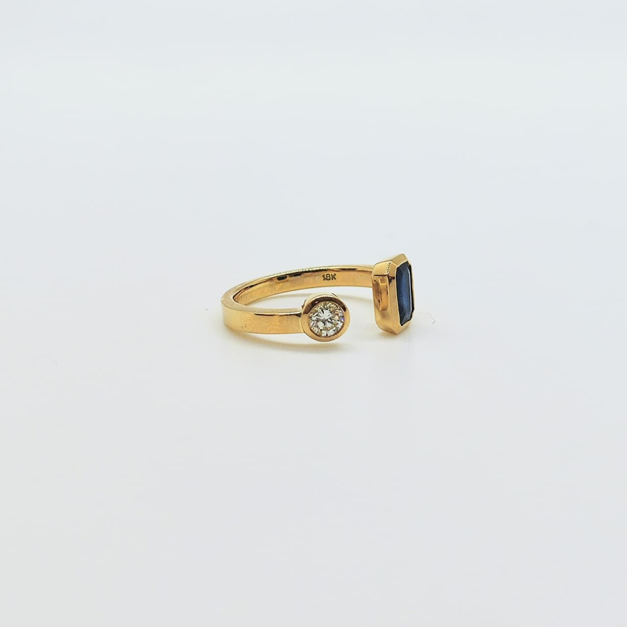 Anillo Tu Y Yo Oro Amarillo 18K Zafiro Quilate Y Billante