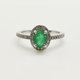Anillo Halo Esmeralda Oro Blanco 18K