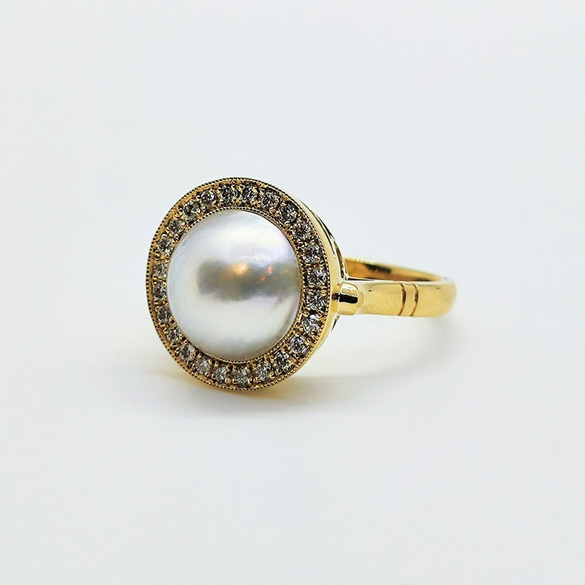 Anillo Gran Perla Acoya Oro Amarillo 18K Y Brillantes