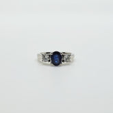 Anillo Oro Blanco Zafiro Oval Y Brillantes
