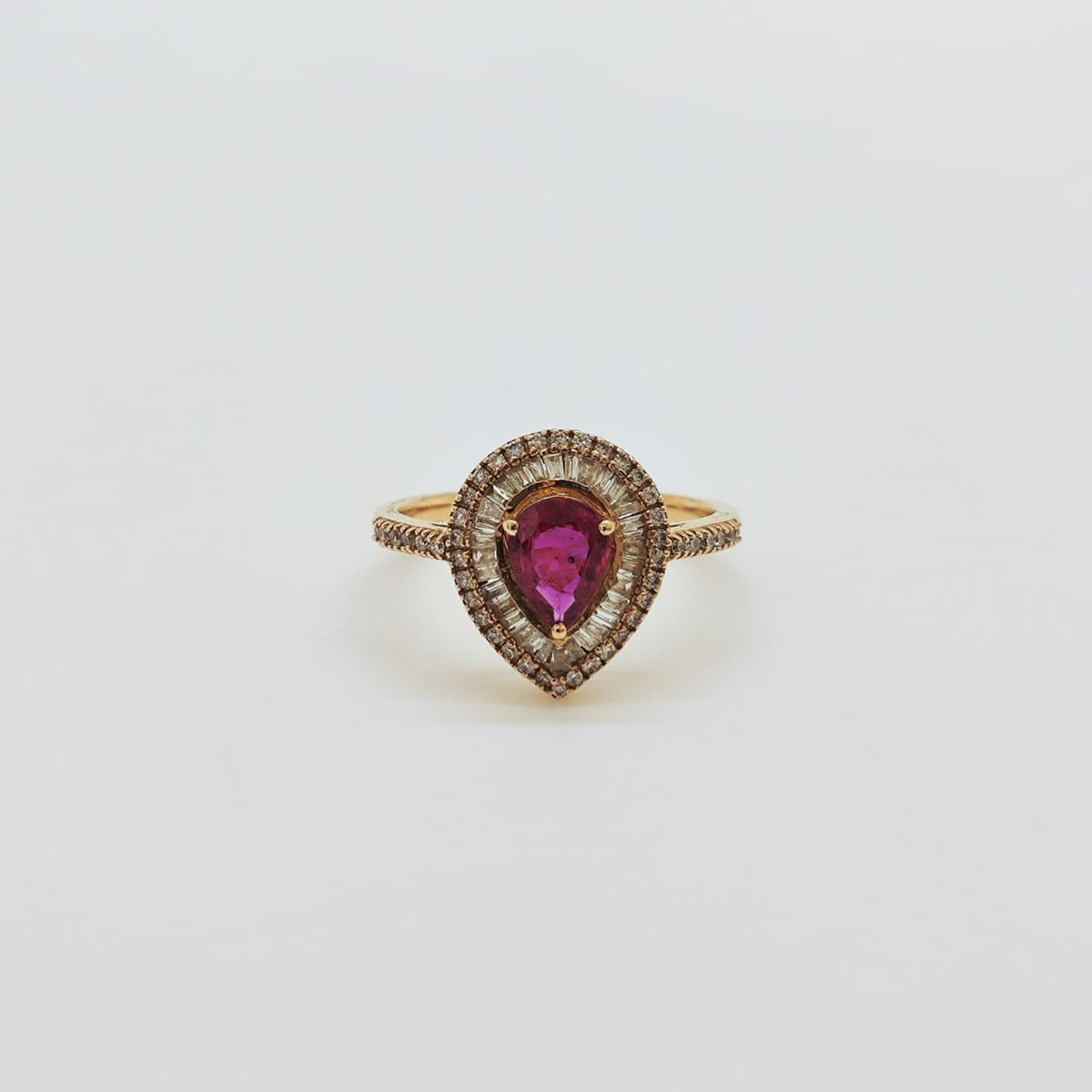 Anillo Gota Rubí Y Brillantes Baguette Oro Amarillo