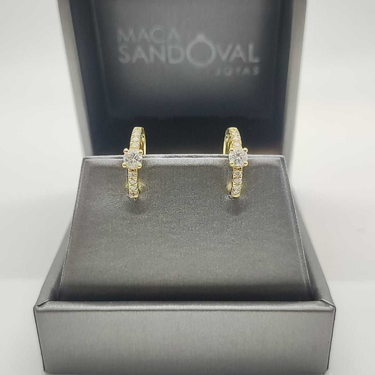 Aros Oro Amarillo 18K y Diamantes