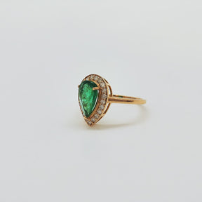 Anillo Oro Amarillo Esemralda Corte Pera Y Brillantes