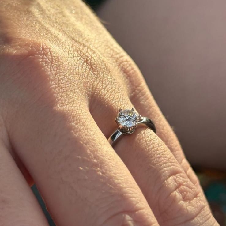 Anillo Platino Solitario Corona 0,73 Carat