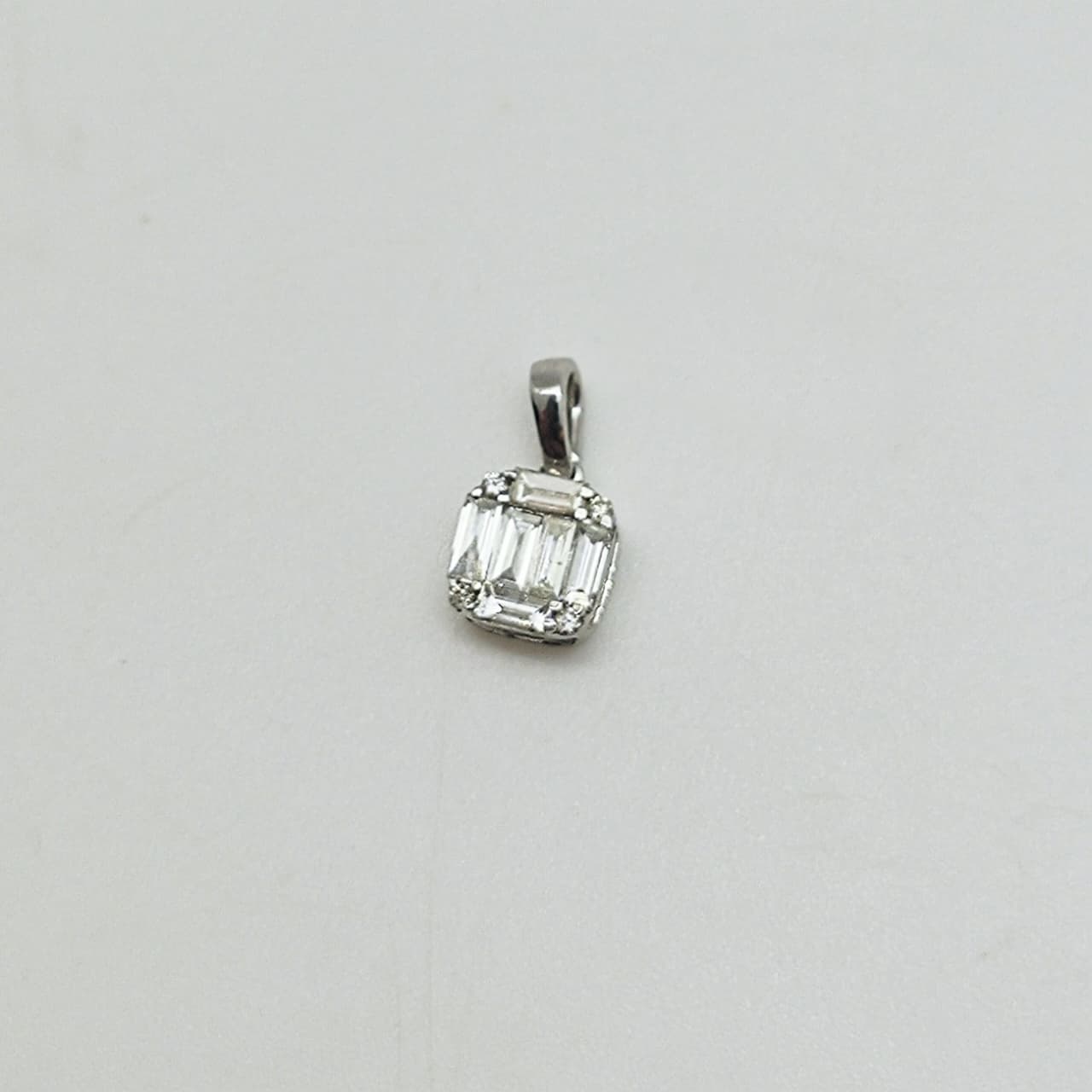 Colgante Oro Blanco 18K Diamantes Baguette