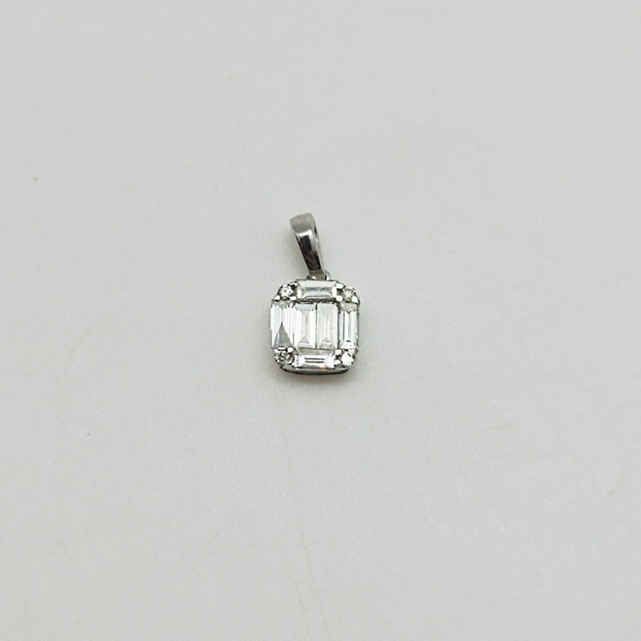 Colgante Oro Blanco 18K Diamantes Baguette