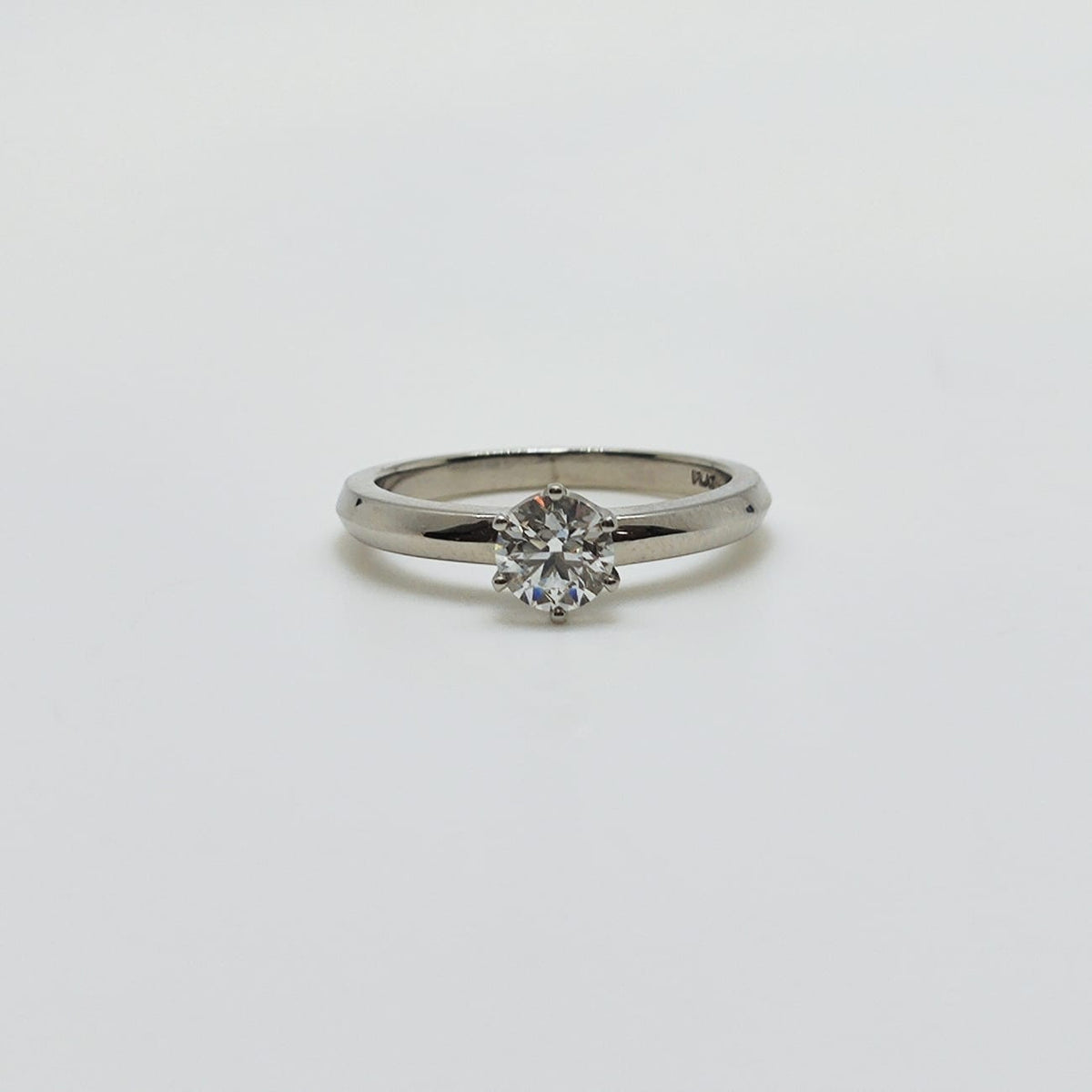 Solitario Corona Platino 50 Puntos