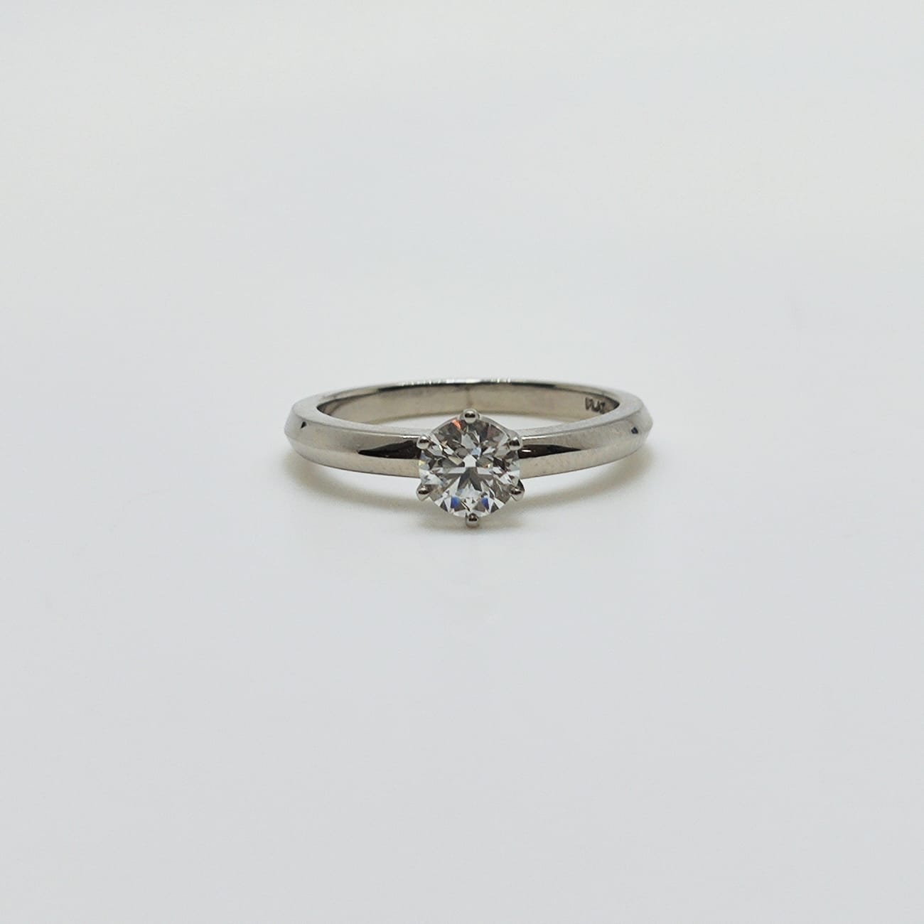 Solitario Corona Platino 50 Puntos