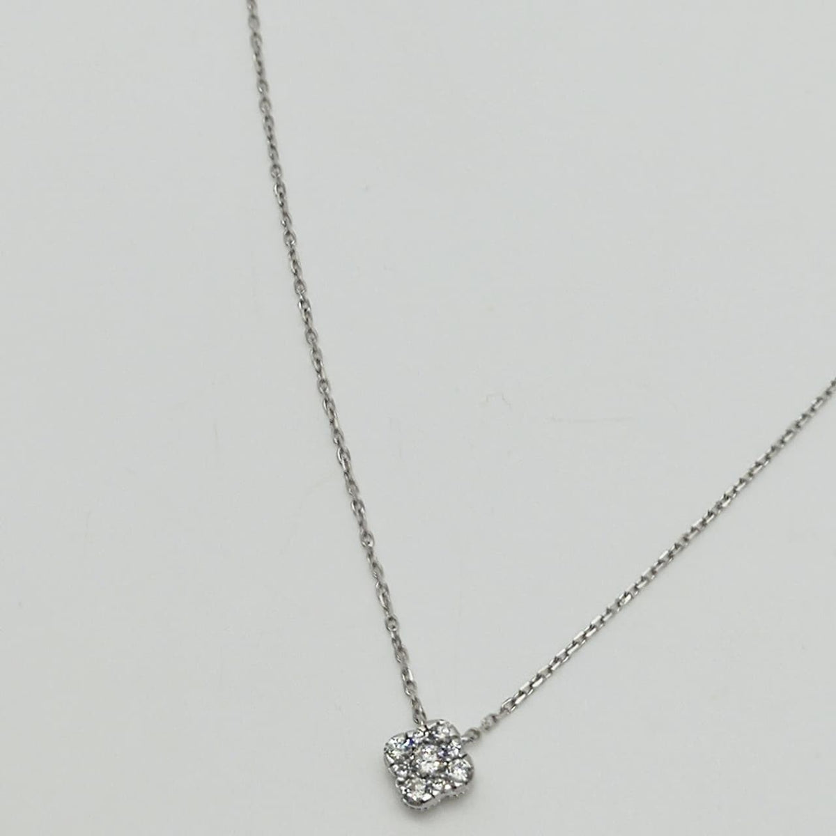 Collar Roseta De Brillantes Oro Blanco 18K