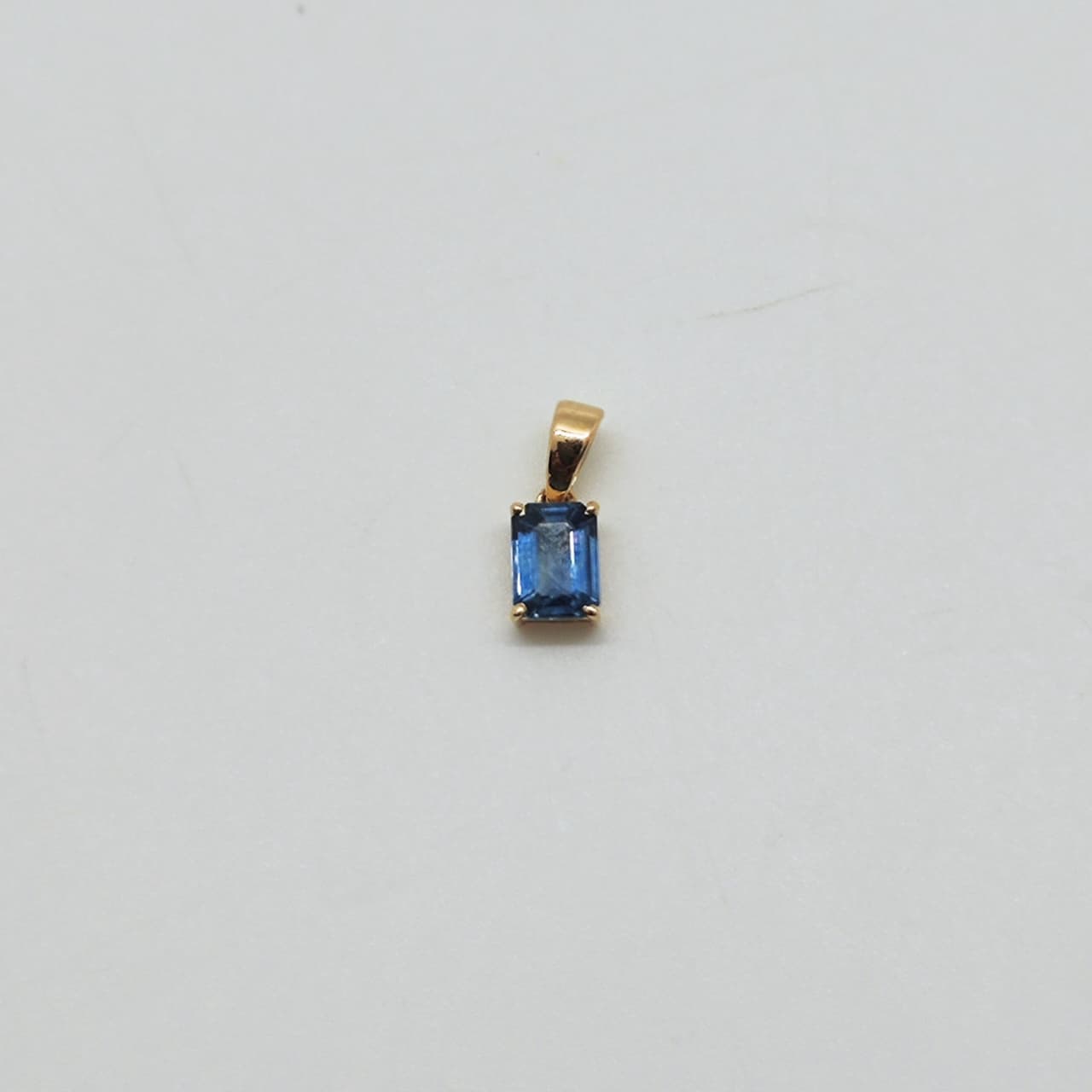 Colgante Zafiro Rectangular Oro Amarillo