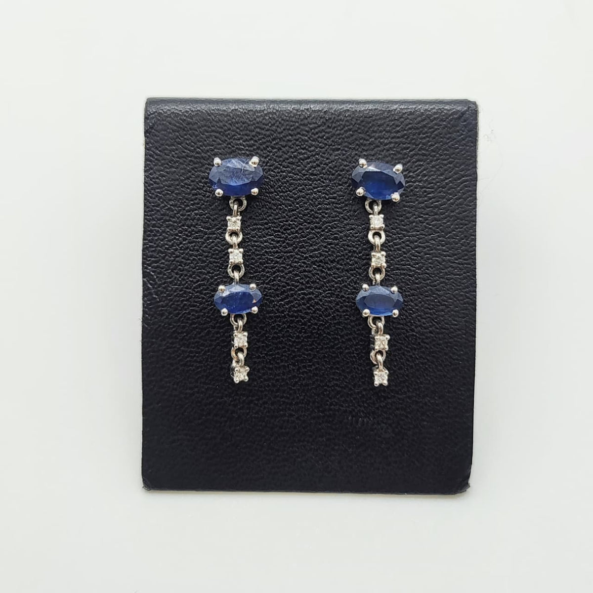 Aros Oro Blanco Zafiro Oval Y Brillantes