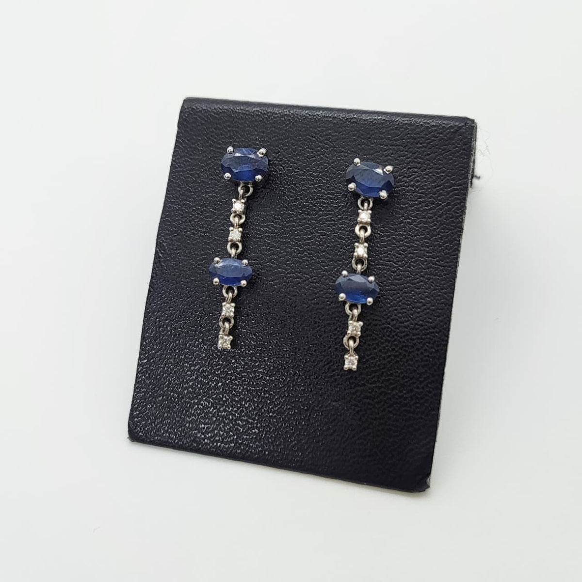 Aros Oro Blanco Zafiro Oval Y Brillantes