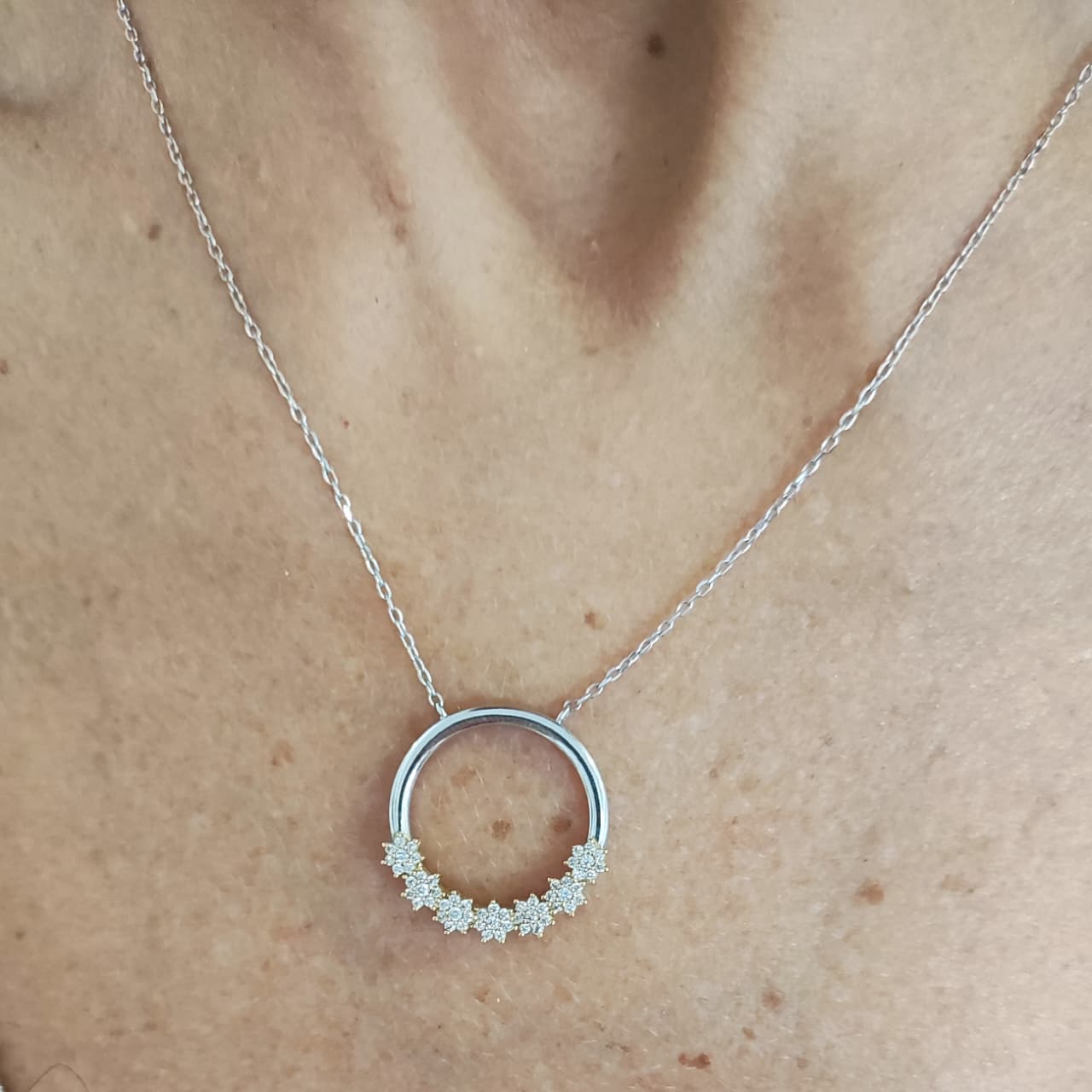 Collar Circular Flores