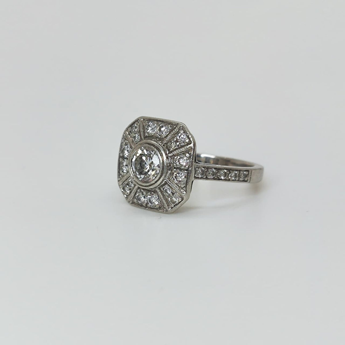 Anillo Hexagonal de brillantes