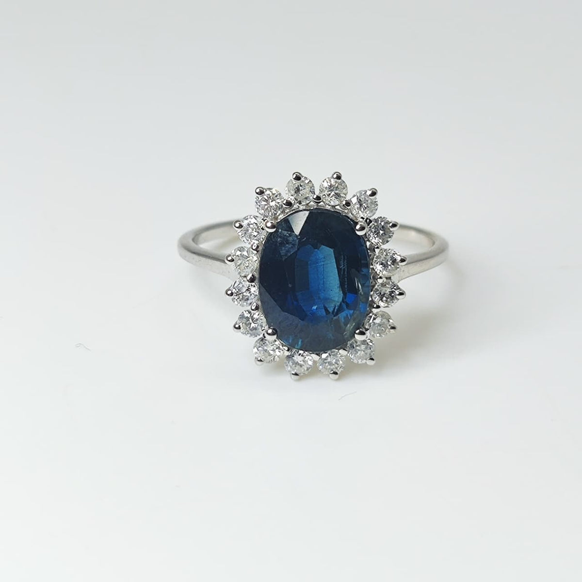 Anillo Lady Di Zafiro Oro Blanco