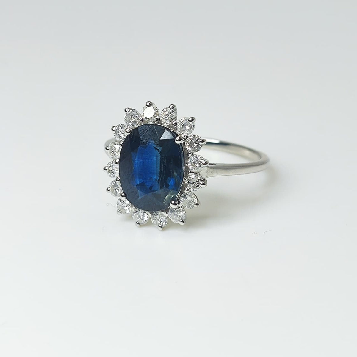 Anillo Lady Di Zafiro Oro Blanco