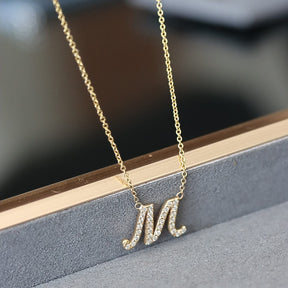 Collar Letra M