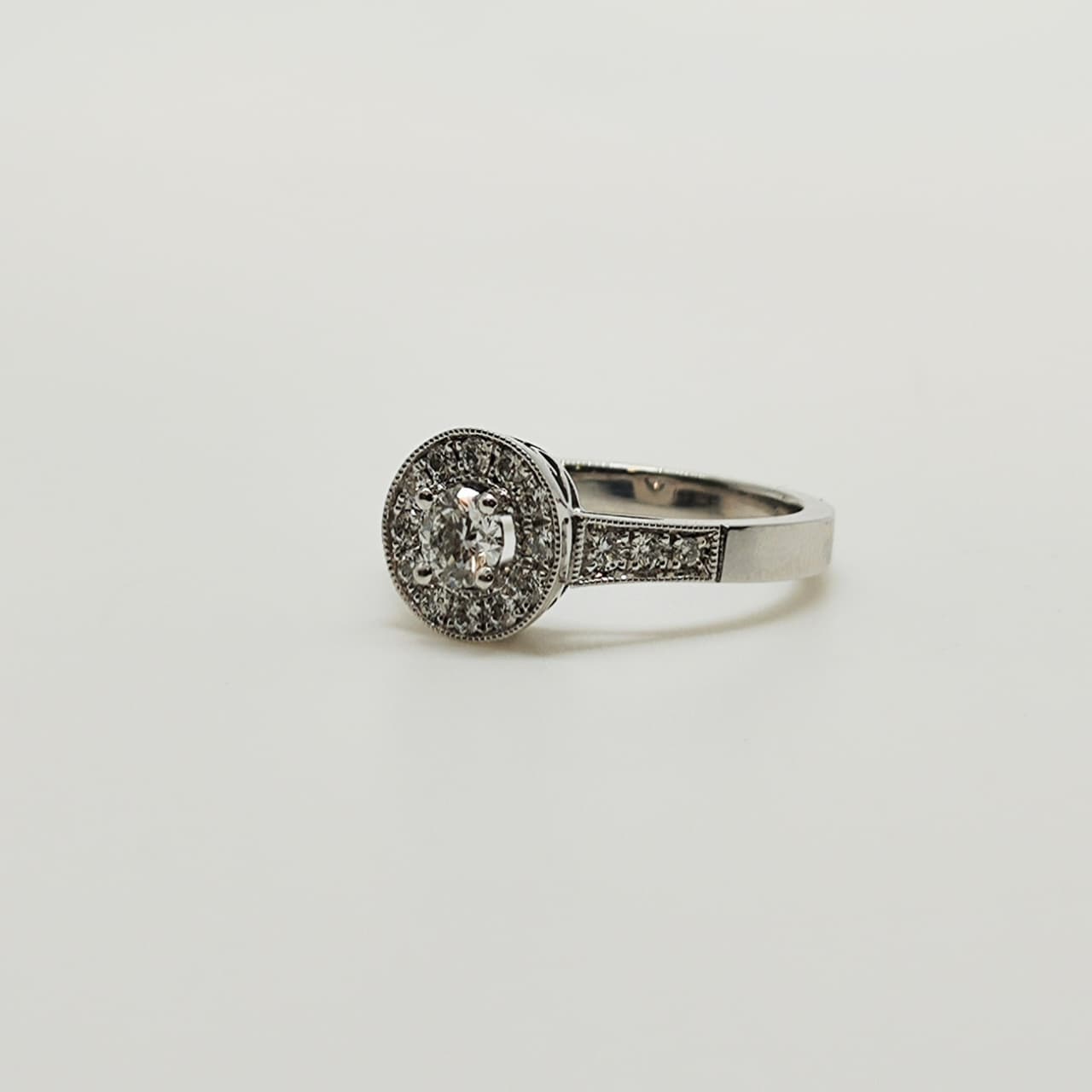 Anillo Halo Oro Blanco 18K