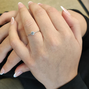 Solitario Petite Oro Blanco 18K