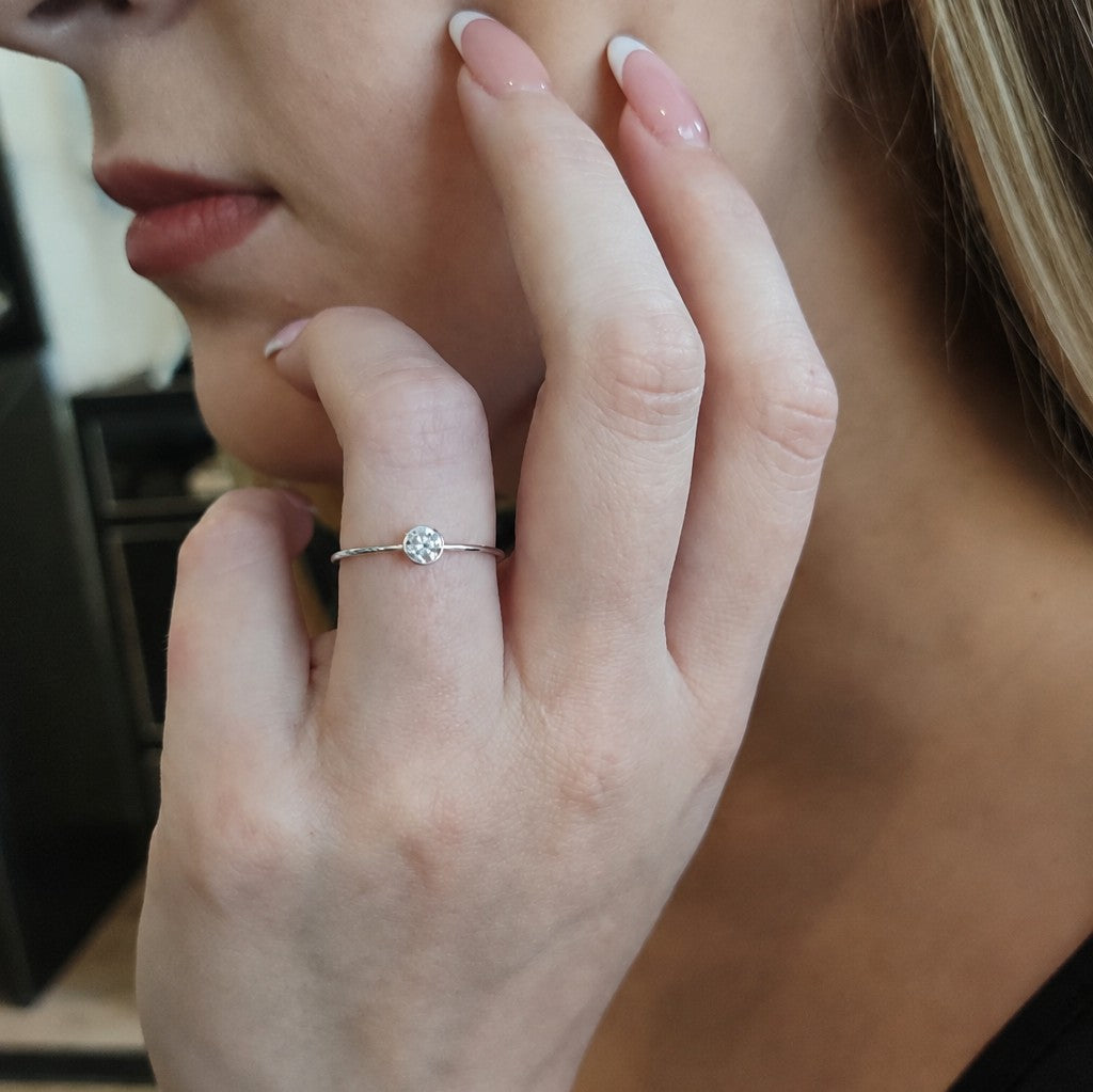 Solitario Petite Oro Blanco 18K