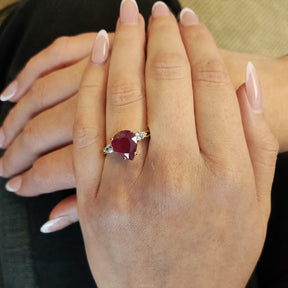 Anillo Rubí Corte Pera