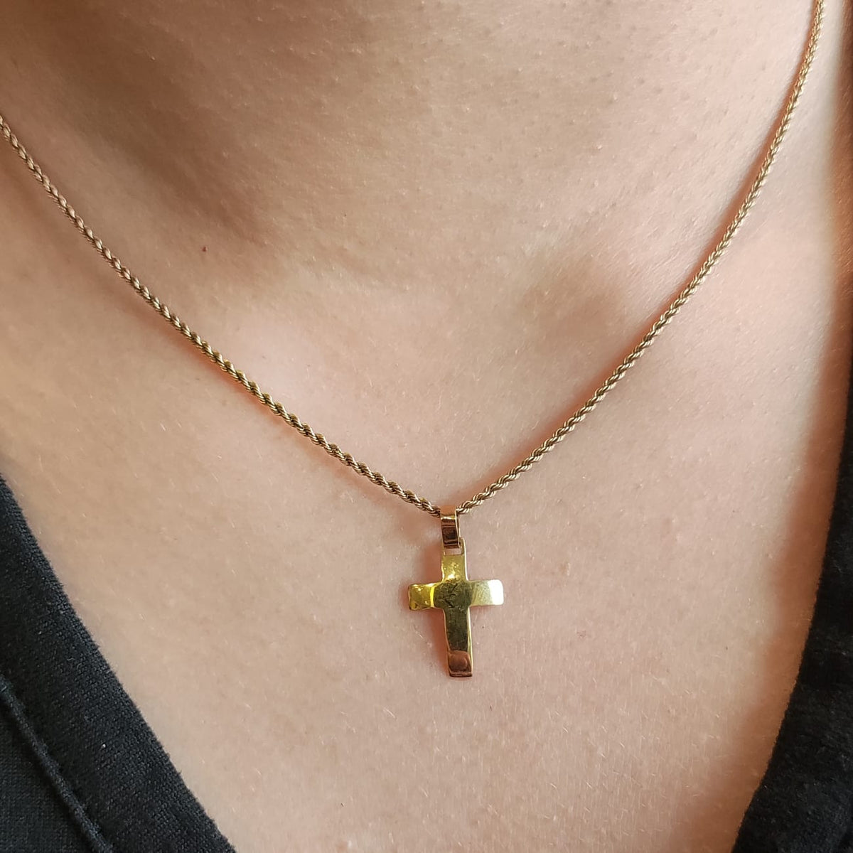 Cruz Oro Amarillo 18K
