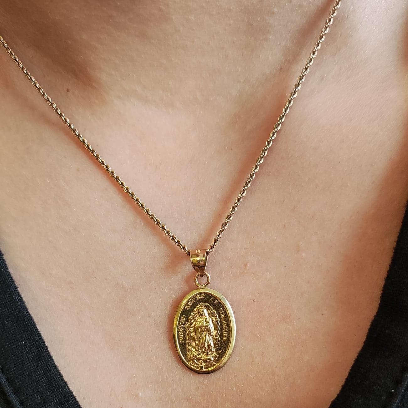 Medalla Virgen Oro Amarillo
