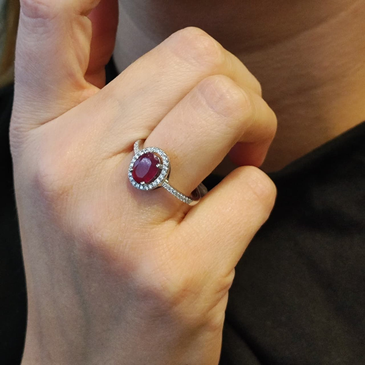 Anillo Rubí Oval Plata Rodinada Circones